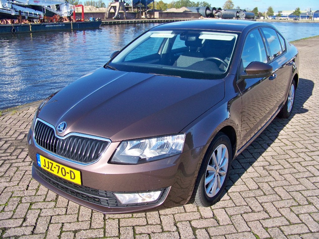 Skoda Octavia 2.0 TDI hatchback 150 pk 2017, Auto's, Voorwielaandrijving, Stof, Particulier, 1600 kg