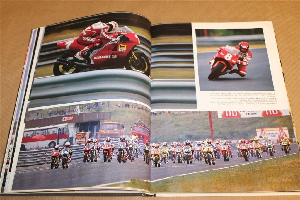Het Wegraceboek Editie 92/93 — Jaarboek over Motorrace, Boeken, Ophalen of Verzenden, Gelezen