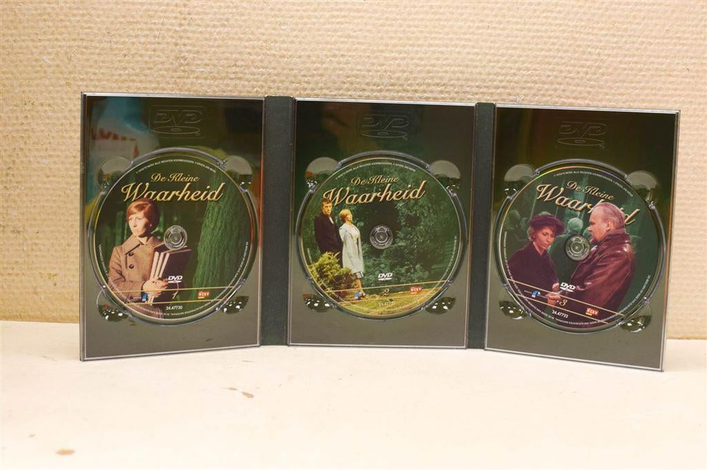 3 dvd box De Kleine Waarheid deel 2 48729, Ophalen of Verzenden, Gebruikt