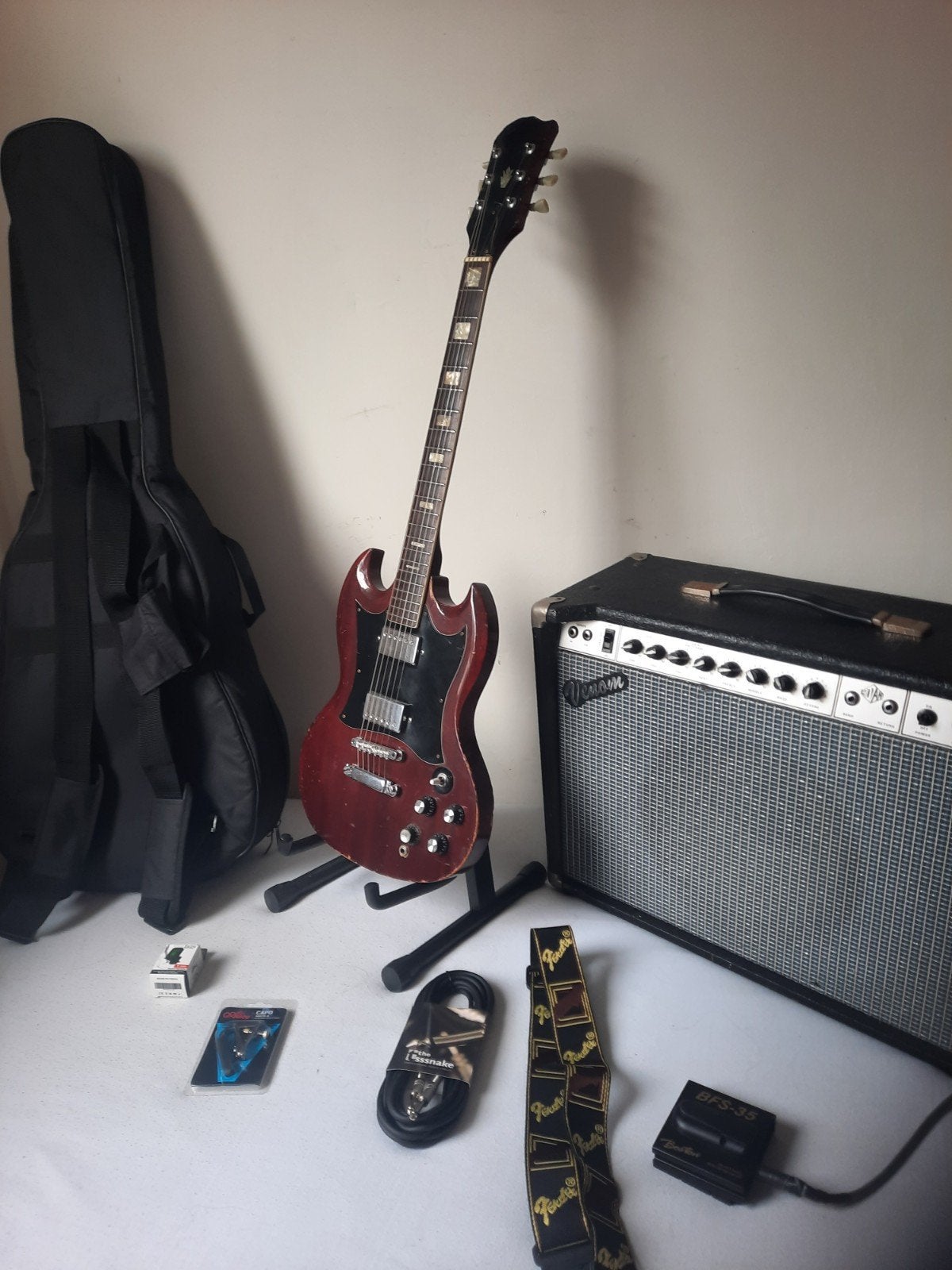 Made in Japan 1975 SG gitaar, Venom 60w amp met Celestion, Muziek en Instrumenten, Snaarinstrumenten | Gitaren | Elektrisch, Ophalen
