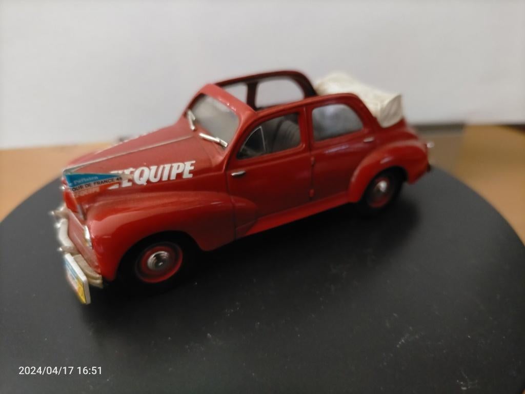 Norev Peugeot 404 Le Quipe de Tour de france, Hobby en Vrije tijd, Modelauto's | 1:43, Ophalen of Verzenden, Auto, Norev