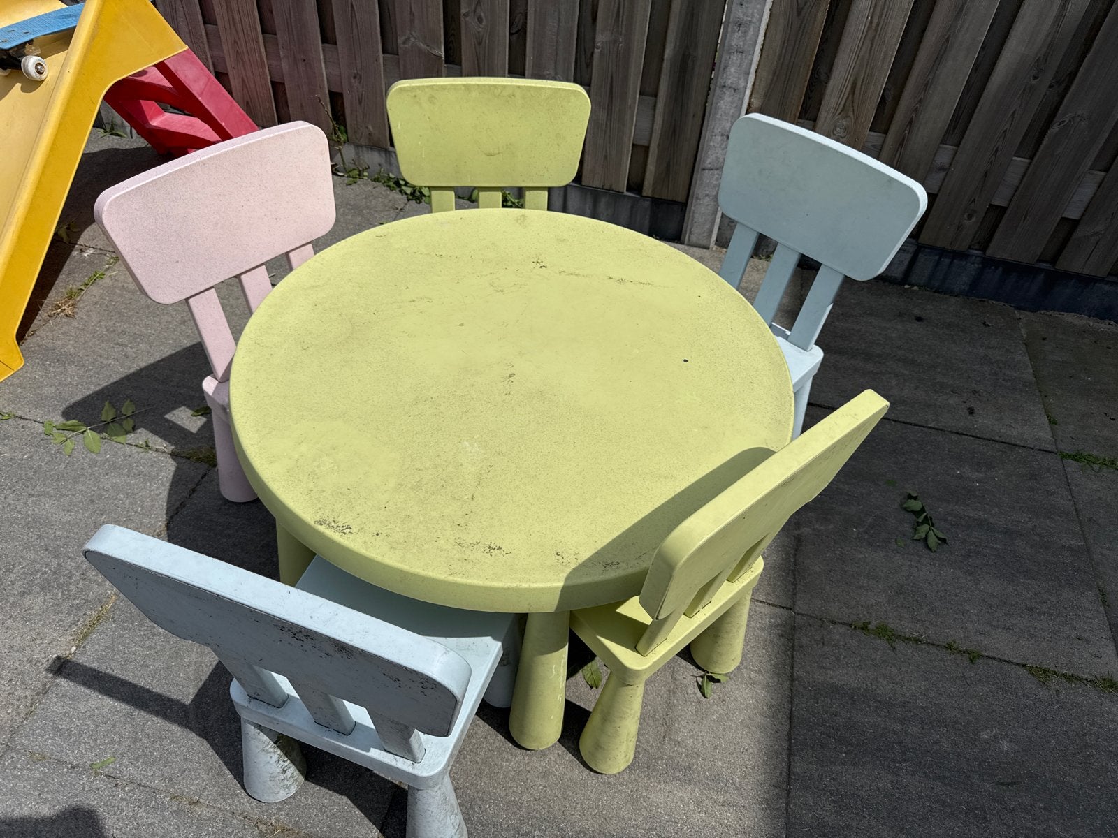 Kindertafel met 5 stoeltjes voor buiten, Tuin en Terras, Ophalen, Gebruikt, Rechthoekig