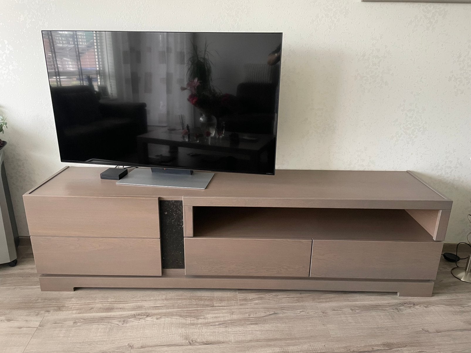 Te koop aangeboden; Tv Meubel, Ophalen, Minder dan 50 cm, Gebruikt, Eikenhout