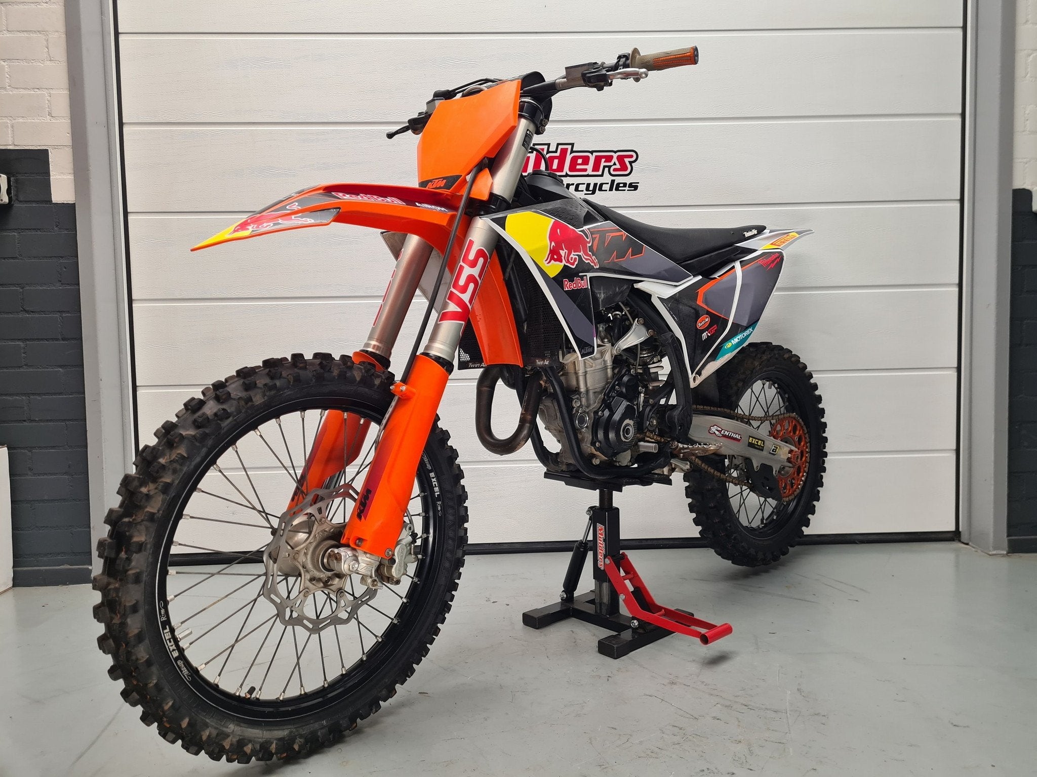 KTM 350 SX-F (bj 2023), Motoren, Motoren | KTM, KTM, Bedrijf, Crossmotor, Sluisweg 20
6581 KA  Malden, NL