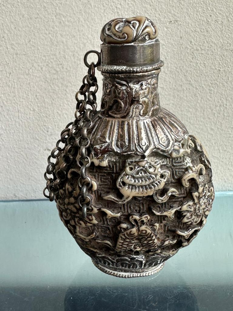 Chinees resin bewerkt Snuifflesje 8.5 cm, Ophalen of Verzenden