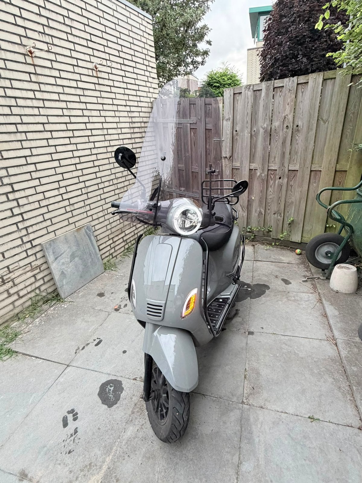 Perfect onderhouden Tym snorscooter, Nardo grey, Zo goed als nieuw, Benzine, Ophalen, Overige merken