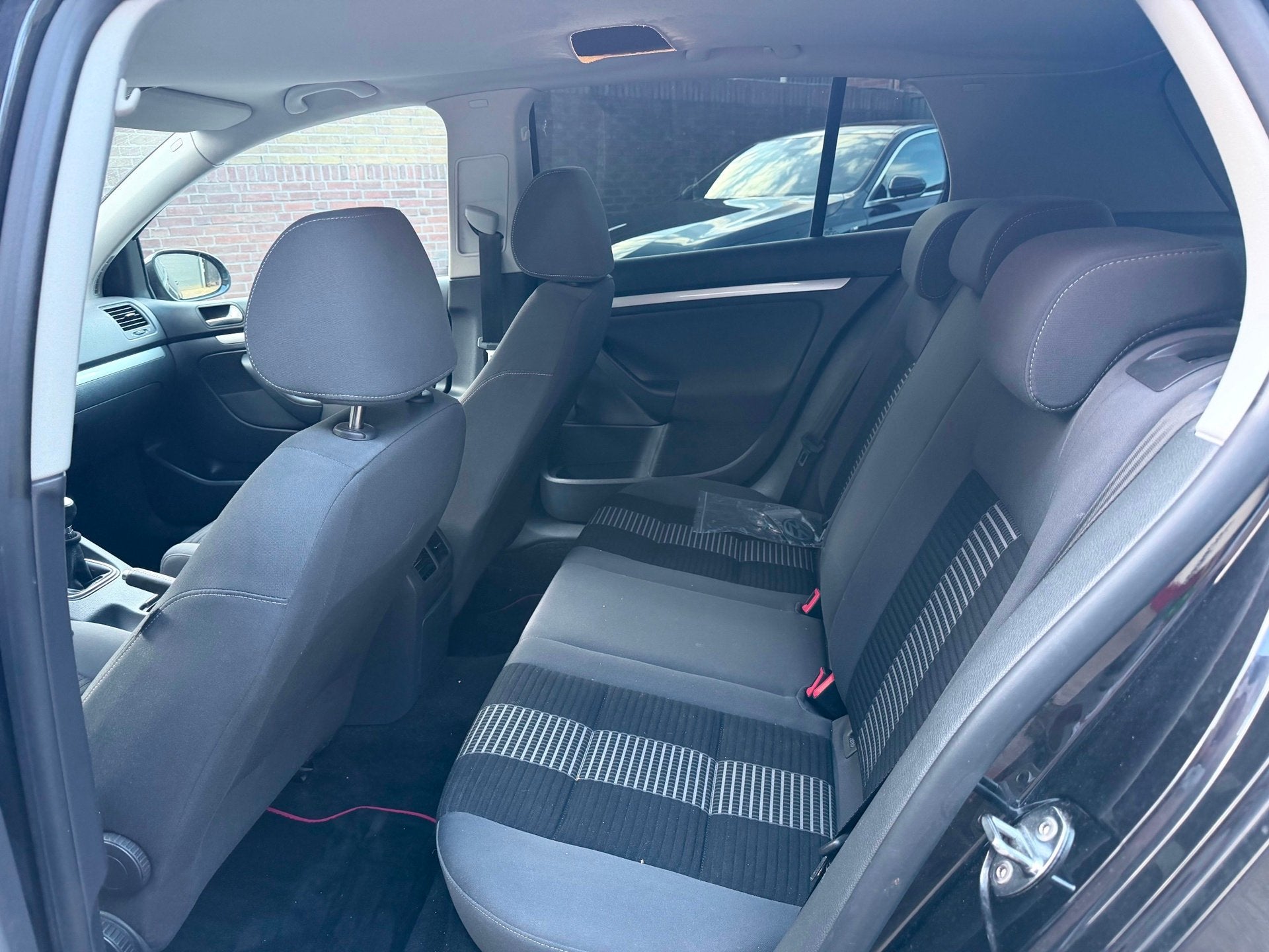 Foto 6 van Volkswagen Golf 1.6 Optive 4