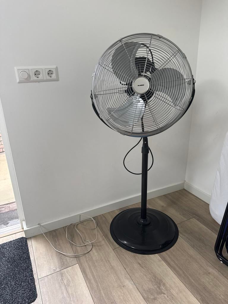 Alaska Statiefventilator - Krachtige Koeling, Witgoed en Apparatuur, Ophalen, Gebruikt, Statiefventilator