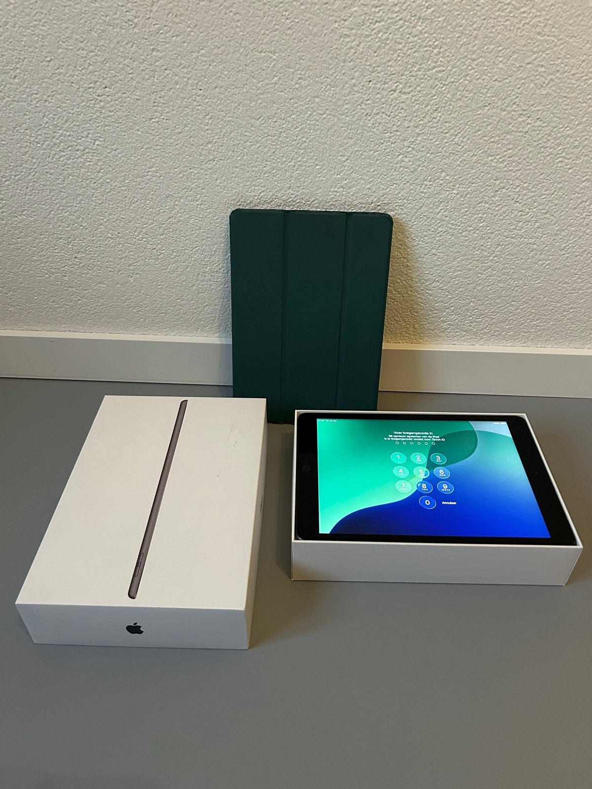 iPad 8e generatie, space gray, 32 GB met hoes, Computers en Software, 10 inch, Gebruikt, 32 GB, Apple iPad