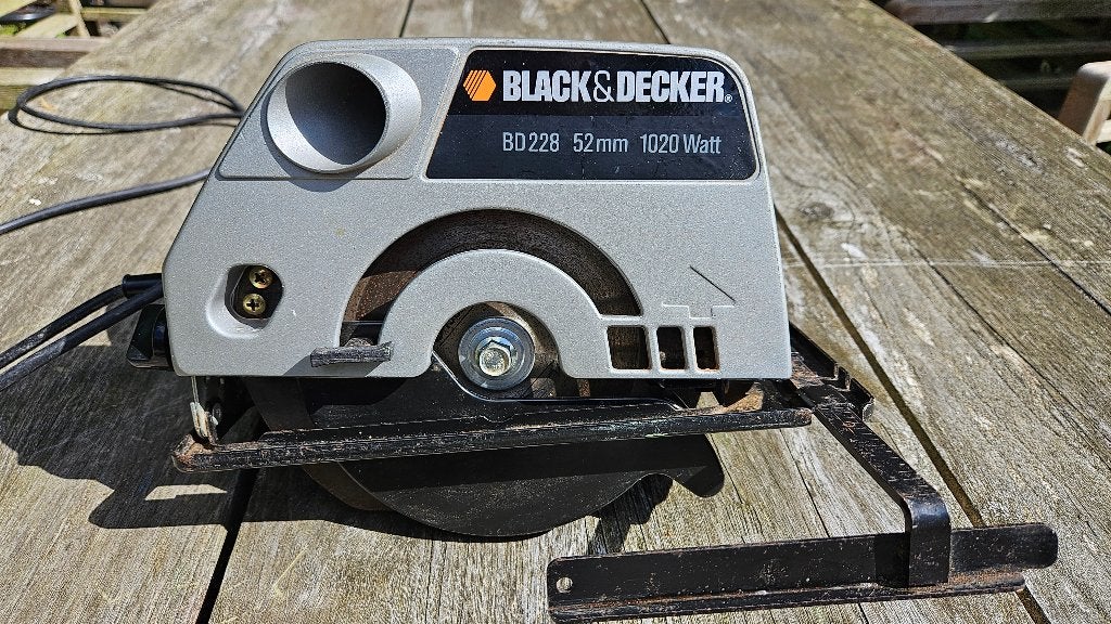 handcirkelzaag Black & Decker, Ophalen, Gebruikt, Cirkelzaag, 600 tot 1200 watt