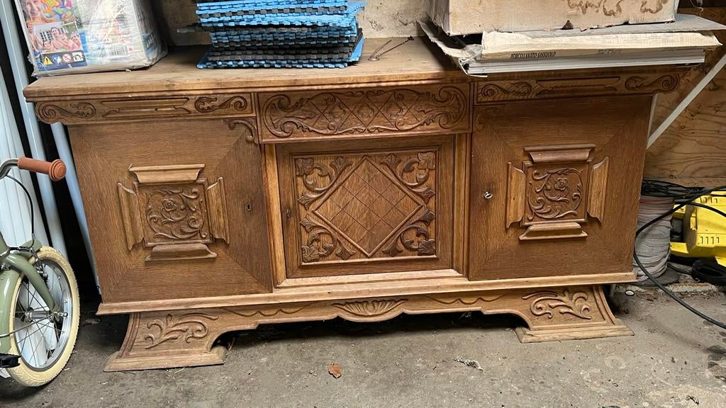 Antiek dressoir uit grootmoeders tijd - massief hout, Antiek en Kunst, Antiek | Meubels | Kasten, Ophalen of Verzenden