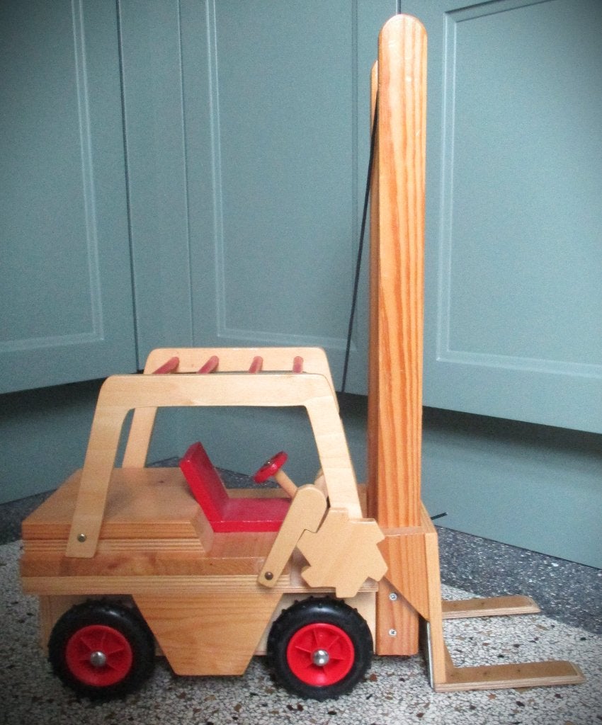 Heftruck~Houten Vorkheftruck waar je ook op kan zitten, Ophalen, Zo goed als nieuw, Rij- of Hobbelspeelgoed