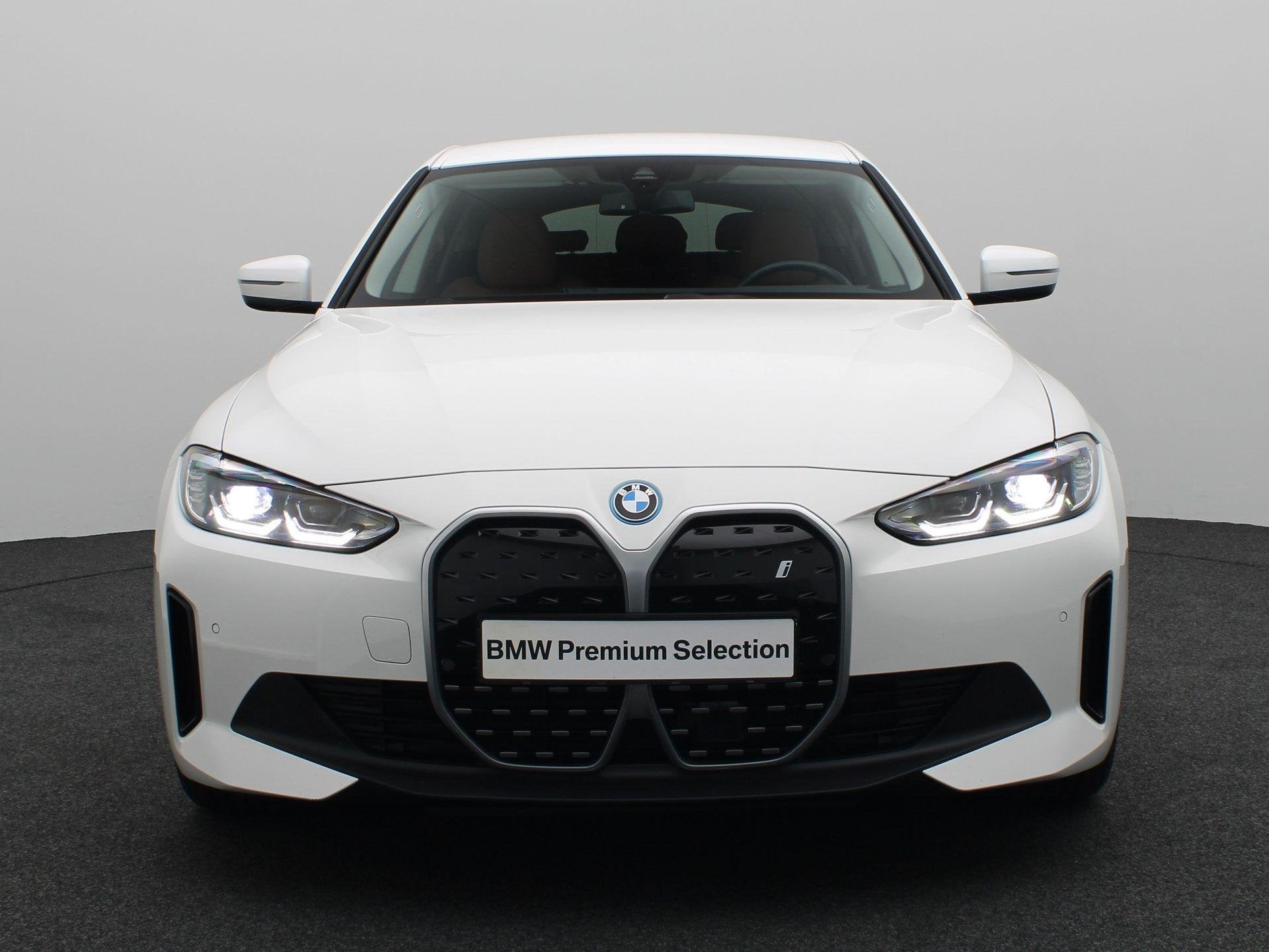 BMW i4 eDrive40 Elektrisch Verstelbare Stoelen | Cruise Cont, Auto's, 590 km, Met garantie (alle), 2025 kg, Te koop