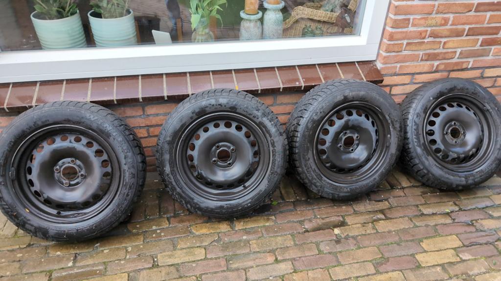 Winterbanden Hifly op stalen velgen 15 inch 4x100, Auto-onderdelen, Banden en Velgen, Ophalen, Gebruikt, 15 inch, Banden en Velgen