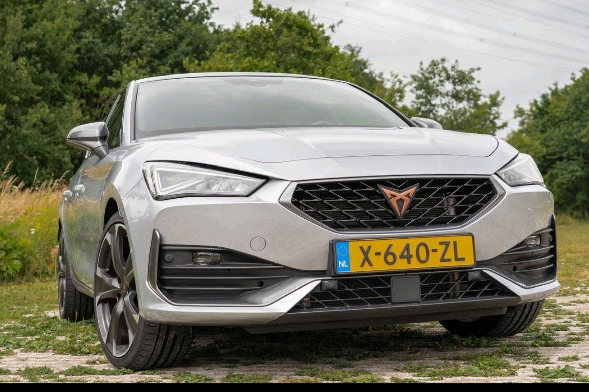 Cupra Leon VZ Performance/91% SOH/pano/wirelesscarplay, Zwart, 4 cilinders, Leon, Hybride Elektrisch/Benzine