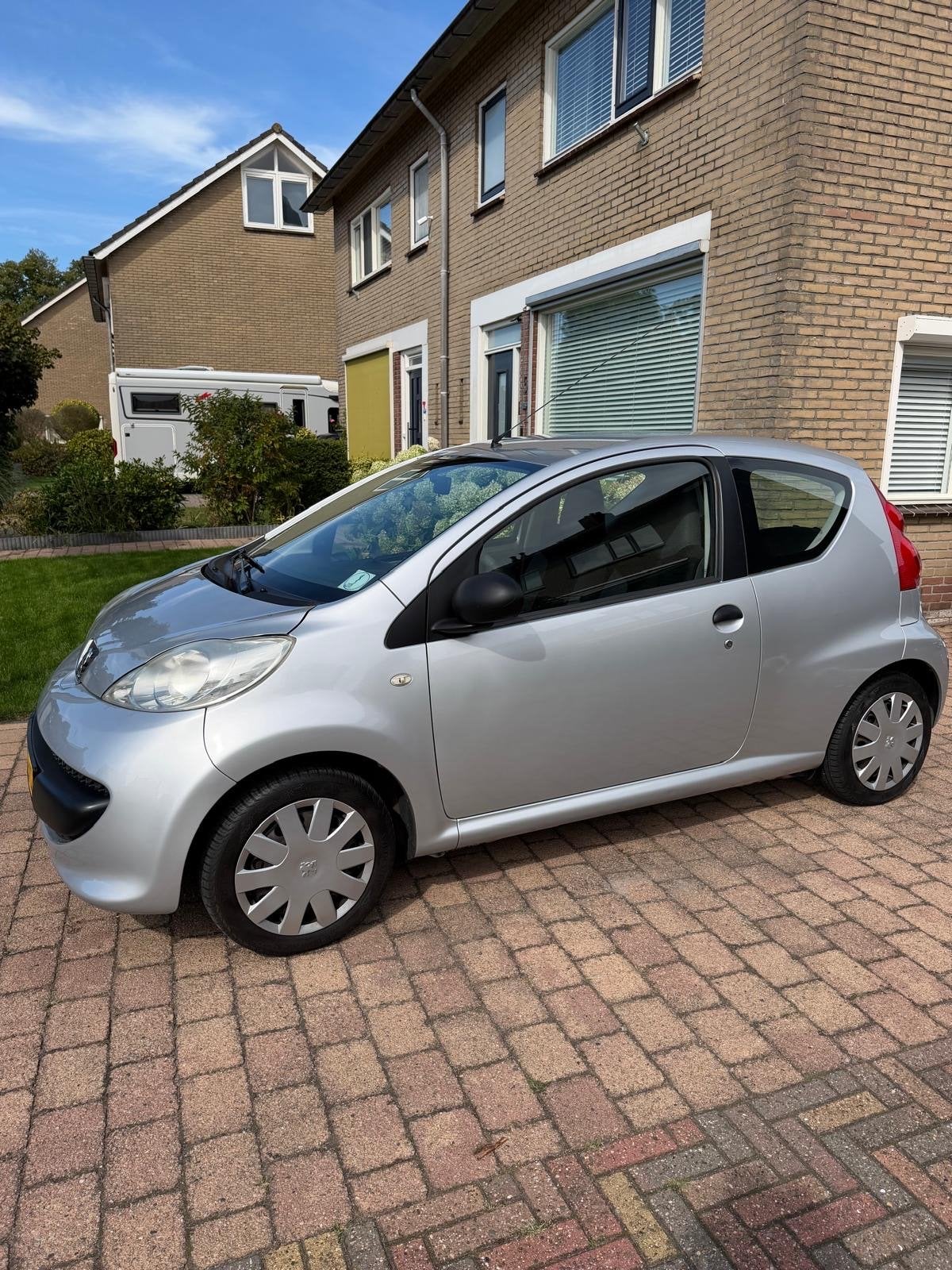 Peugeot 107 1.0 12V 3DR 2008 Grijs, Voorwielaandrijving, 4 stoelen, 68 pk, Origineel Nederlands