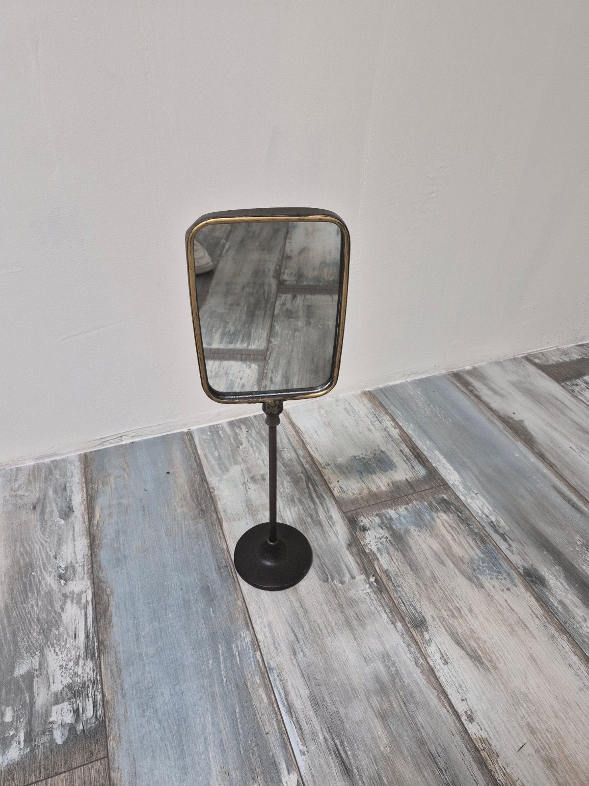 Leuke spiegel op standaard, Minder dan 50 cm, Nieuw, Ophalen of Verzenden, Minder dan 100 cm