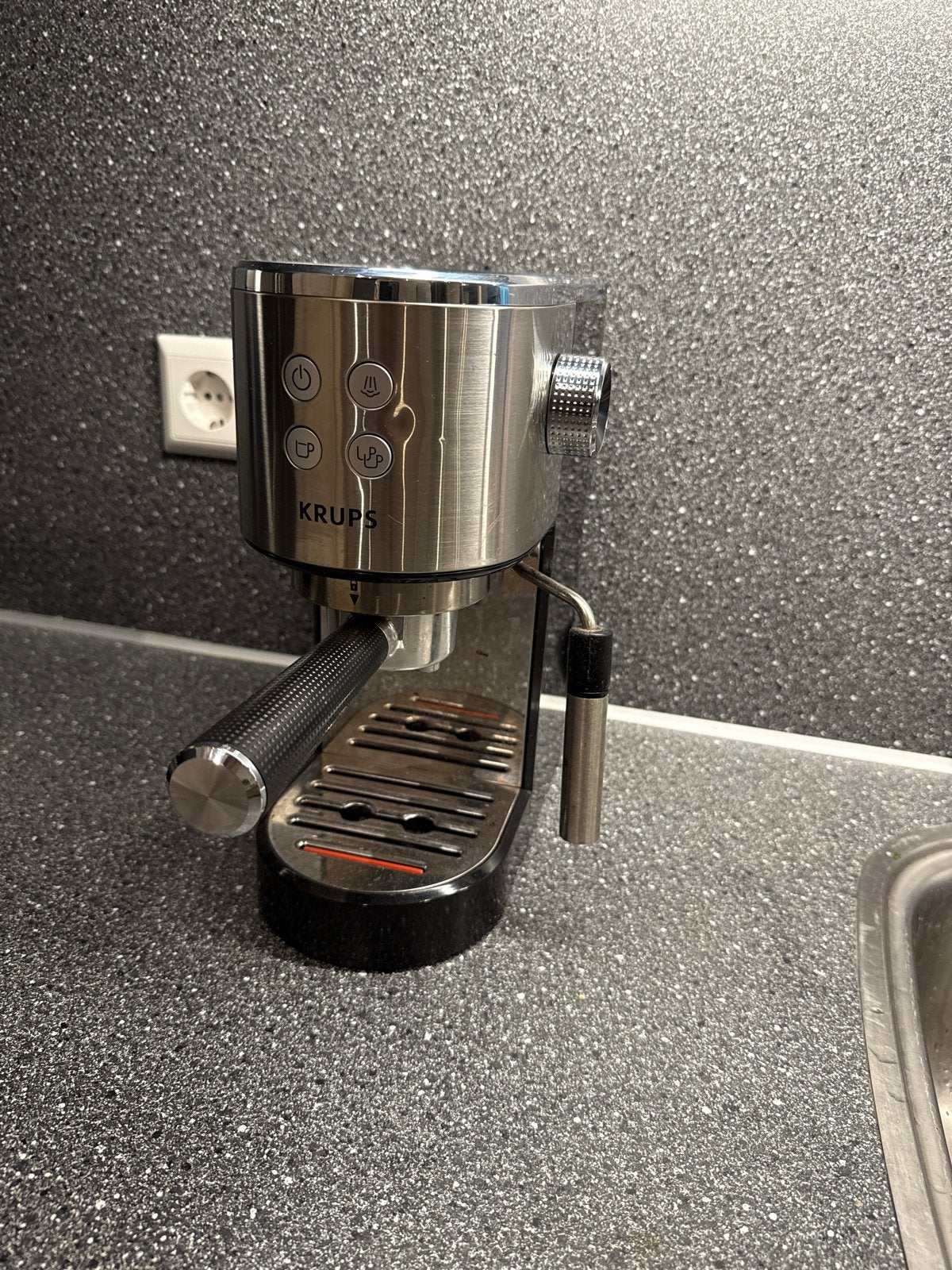 Krups Espresso Apparaat - Zo goed als nieuw, Ophalen, Afneembaar waterreservoir, Espresso apparaat, Gemalen koffie