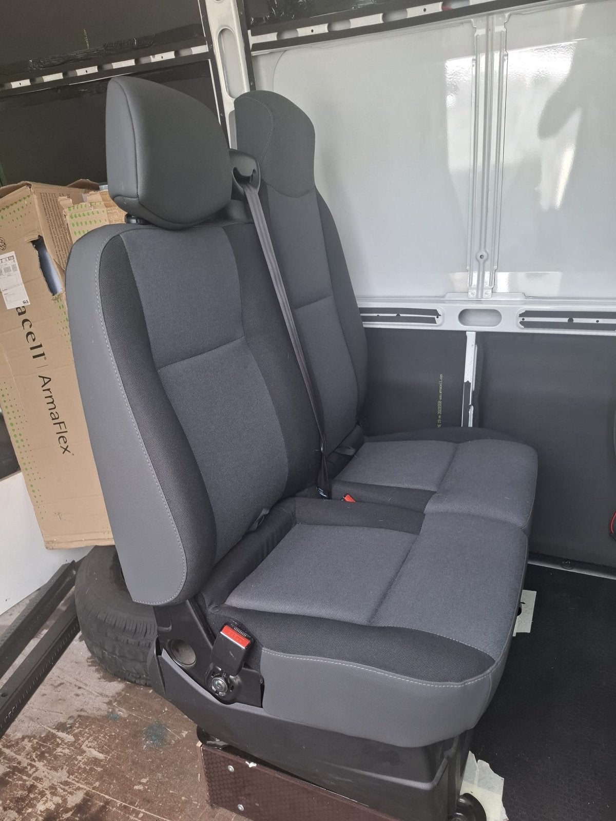 2-persoons bankje Renault master /Opel Movano/Nissan nv 400, Auto-onderdelen, Interieur en Bekleding, Ophalen, Gebruikt, Universele onderdelen