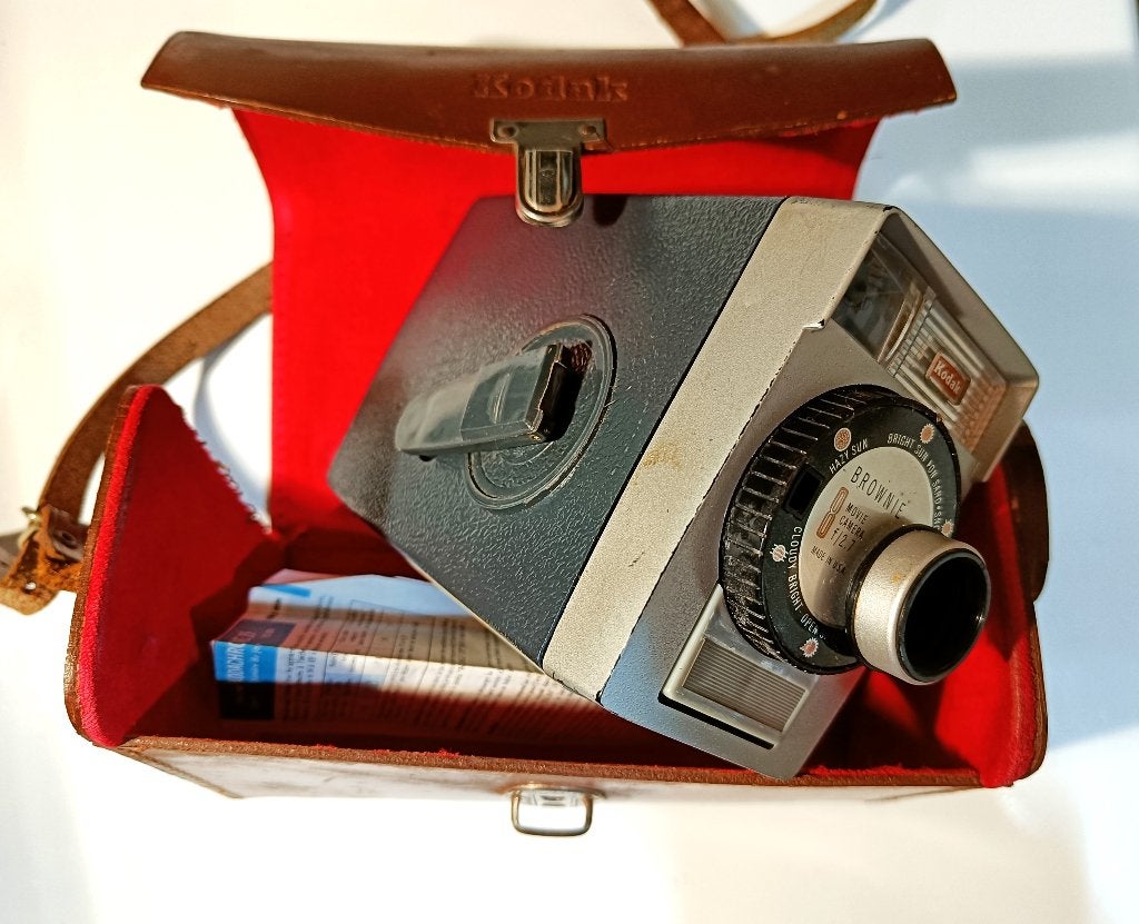 Kodak Brownie 8 Movie Camera model f/2.7 (ca. 1960) incl tas, Ophalen of Verzenden, 1940 tot 1960, Filmcamera