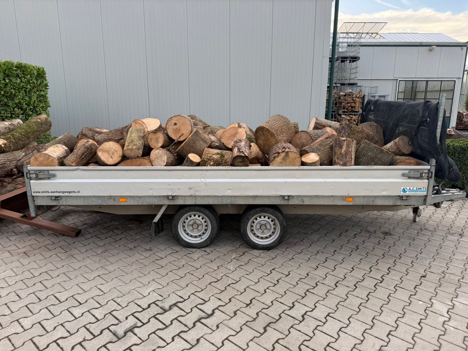 Dikke vracht 4,8 kuub eiken essen haardhout thuisbezorgd, 3 tot 6 m³, Verzenden, Eikenhout, Blokken