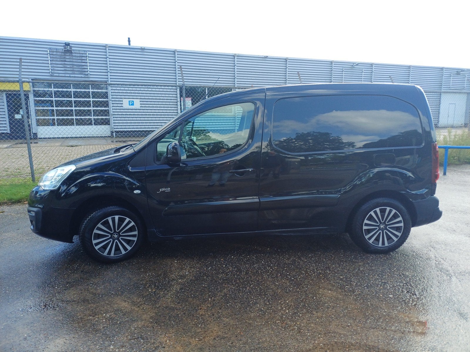 Peugeot Partner New GB 120 L1 1.6 Bluehdi 100pk S&S Etg6, Auto's, 4 cilinders, 700 kg, Origineel Nederlands, 24 km/l