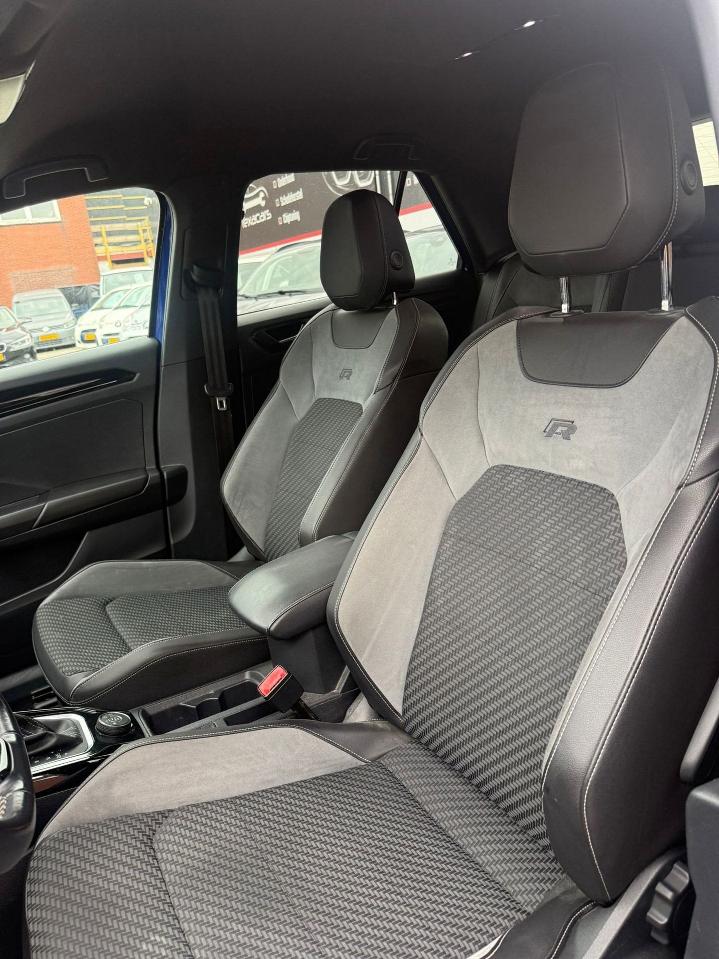 Volkswagen T-Roc 2.0 TSI 4Motion Sport R 380pk powerbox akra, Automaat, Gebruikt, Blauw, 14 km/l