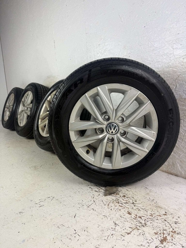 Originele Volkswagen Golf Caddy velgen 15" 5x112 Colundra, Auto-onderdelen, Niet ingevuld, Gebruikt, 15 inch, Banden en Velgen