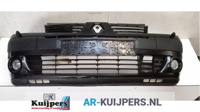 Voorbumper van een Renault Clio (MV676), Gebruikt, -, Renault, -