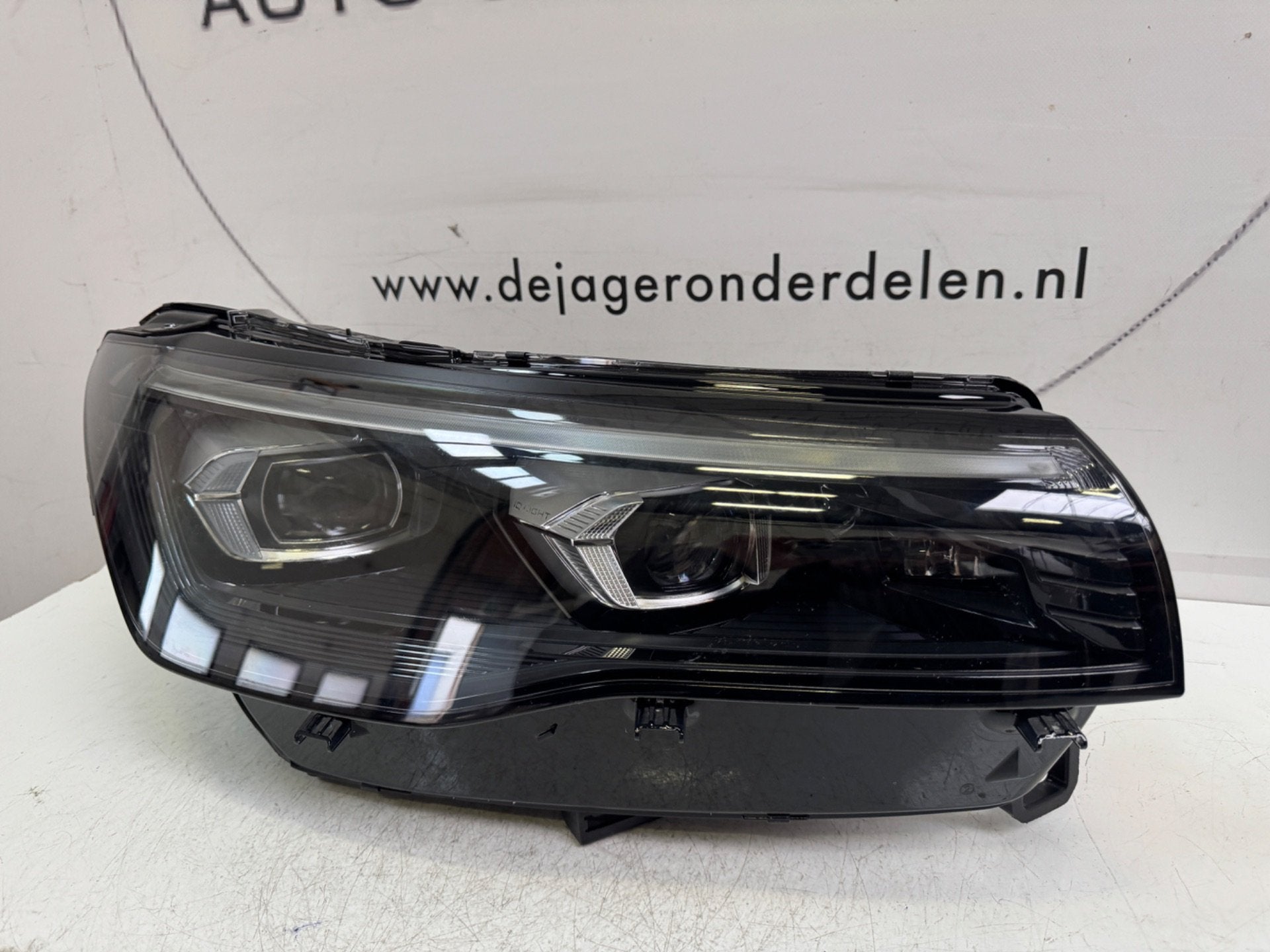 VW TIGUAN 571 IQ LIGHT KOPLAMP RECHTS MATRIX 571941060J, Gebruikt, Volkswagen, Volkswagen AG, Berliner Ring 2
38440  Wolfsburg, DE