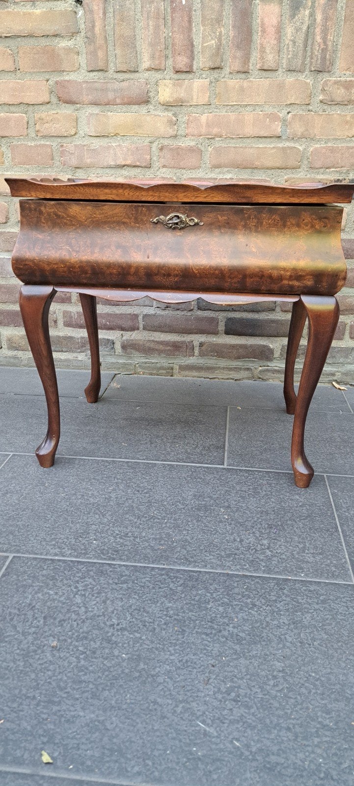 Prachtige vintage naaitafel / bijzettafel met wortelnoten bl, Minder dan 55 cm, Gebruikt, Rechthoekig, Ophalen