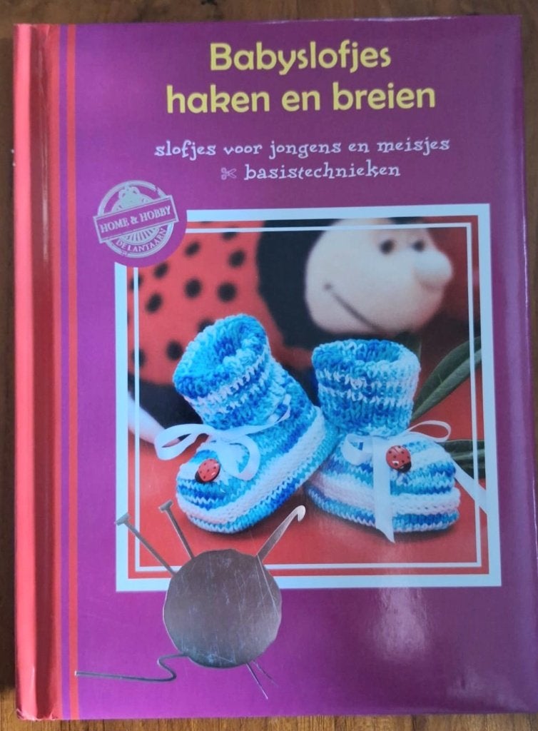 Babyslofjes haken en breien, Hobby en Vrije tijd, Verzenden, Zo goed als nieuw, Breien of Haken, Patroon of Boek