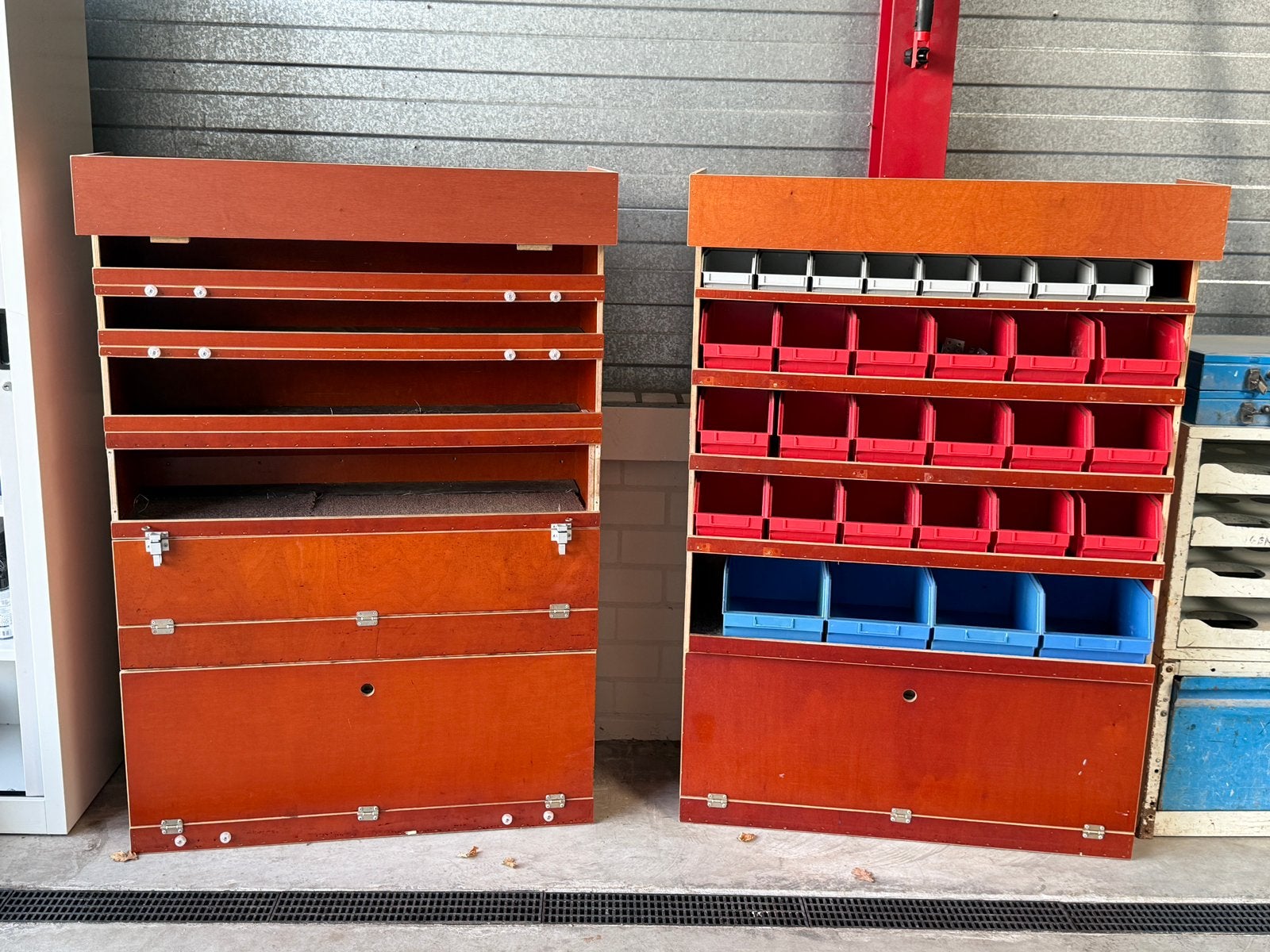 Bedrijfswageninrichting kasten Wielkasten Sprinter Crafter, Ophalen, Zo goed als nieuw