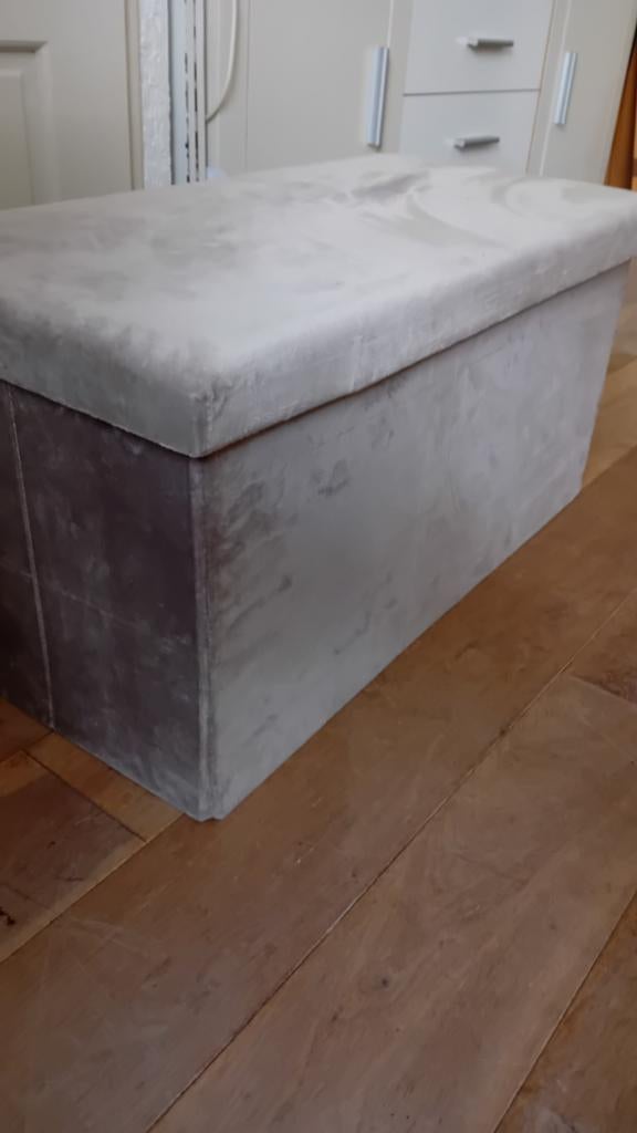 Opberg Poef. Taupe., Ophalen, Zo goed als nieuw, Rechthoekig, 75 tot 100 cm