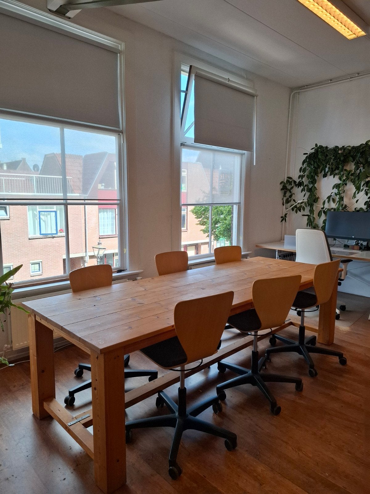 Ahrend onderwijsstoel / werkstoelen hout 6 stuks verstelbaar, Ophalen, Gebruikt, Bruin, Bureaustoel