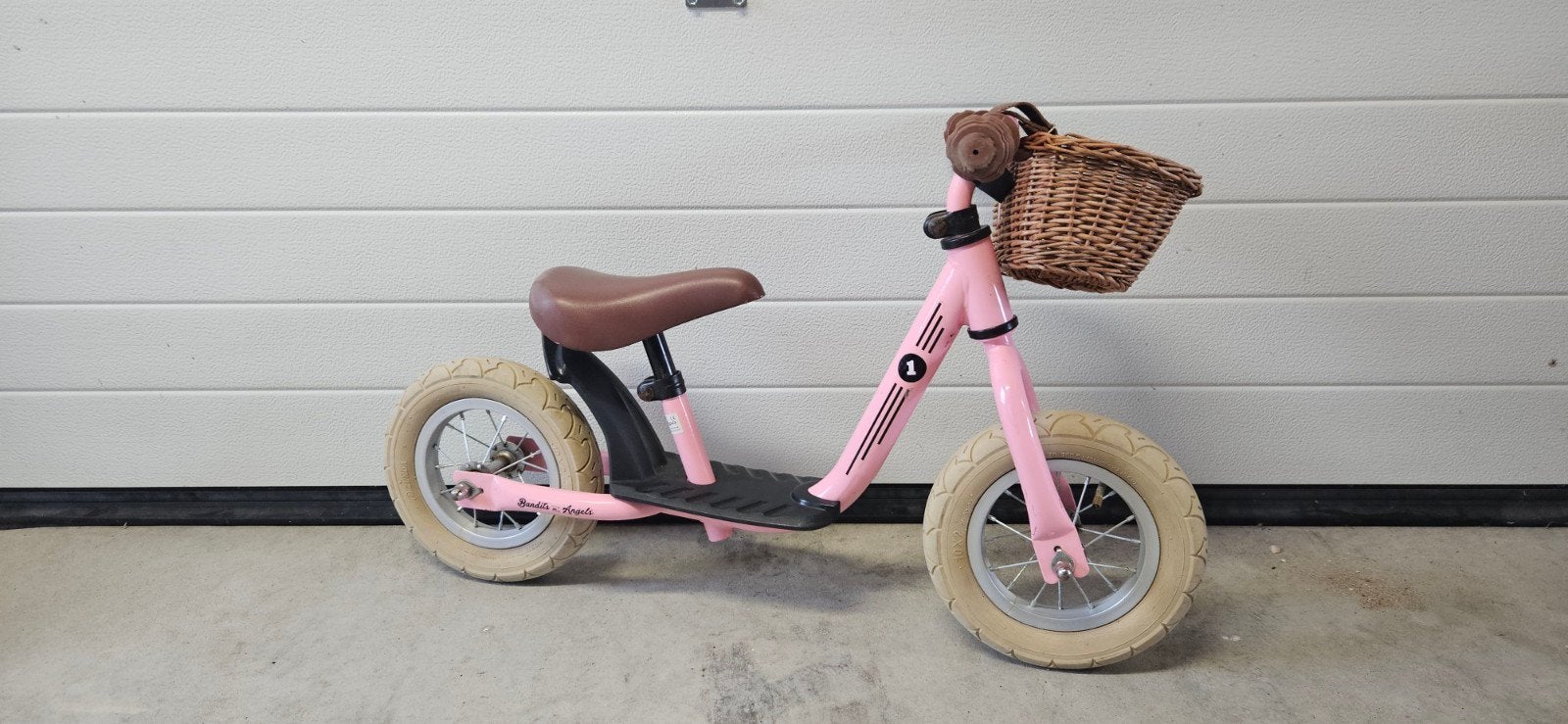 Meisjes Loopfiets Bandits met Luchtbanden en Mandje, Ophalen, Gebruikt, 14 inch of minder, Bandits