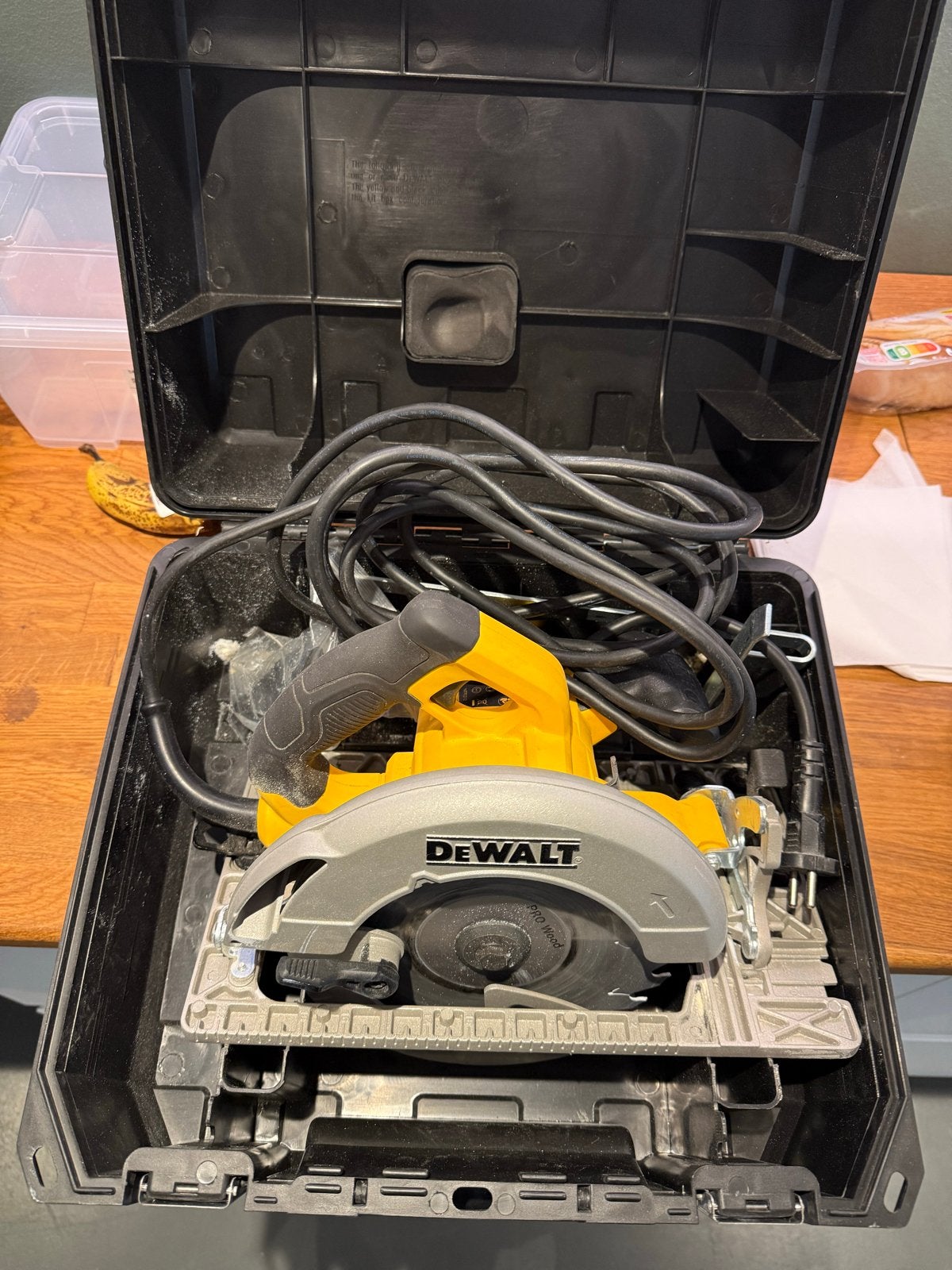 DeWalt DWE576-QS Cirkelzaag 1600W - Zo goed als nieuw, Doe-het-zelf en Verbouw, Cirkelzaag, 70 mm of meer, Ophalen of Verzenden
