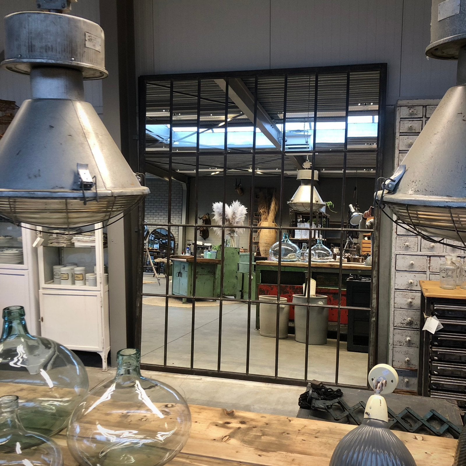 Grote industriële spiegel, antiek raam, oud stalraam, raam, Huis en Inrichting, Woonaccessoires | Spiegels, Zo goed als nieuw