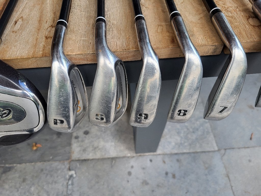 Foto 7 van Rechtshandige beginners golfset of oefenset voor op de baan