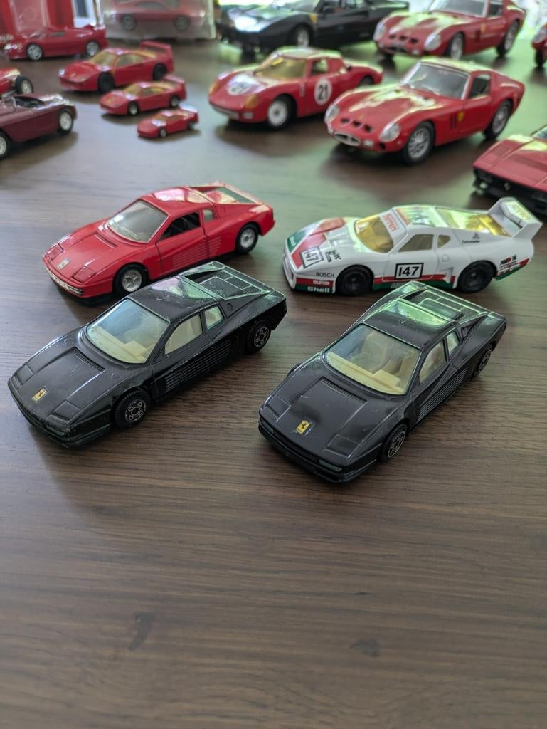 Ferrari Testarossa en Ferrari 512 BB, Ophalen of Verzenden, Gebruikt, 1:32 tot 1:50, Auto
