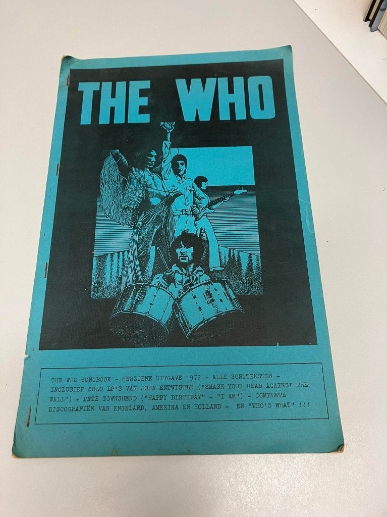The WHO songbook herziene uitgave 1972, Ophalen of Verzenden, Gelezen, Artiest