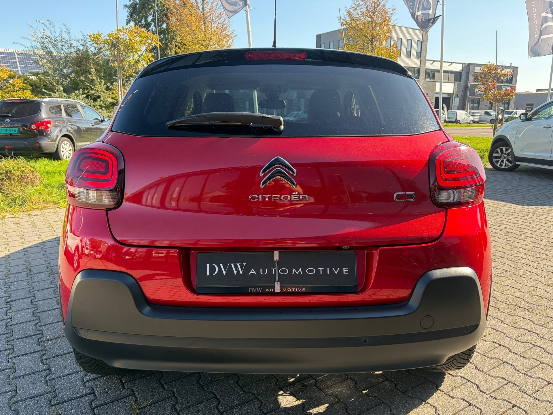 Citroen C3 1.2 PureTech Shine Automaat, Auto's, Gebruikt, 1199 cc, 450 kg, 49 €/maand