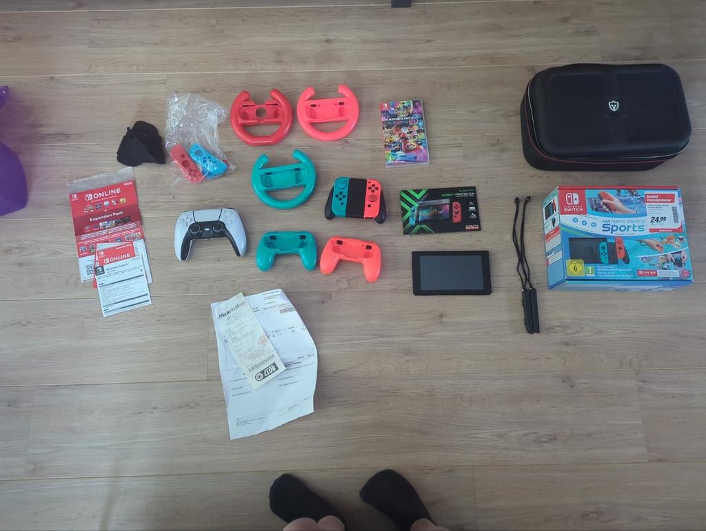 Nieuwe Nintendo Switch met Mario Kart 8 Deluxe en accessoi., Spelcomputers en Games, Games | Nintendo Switch, Nieuw, Racen en Vliegen