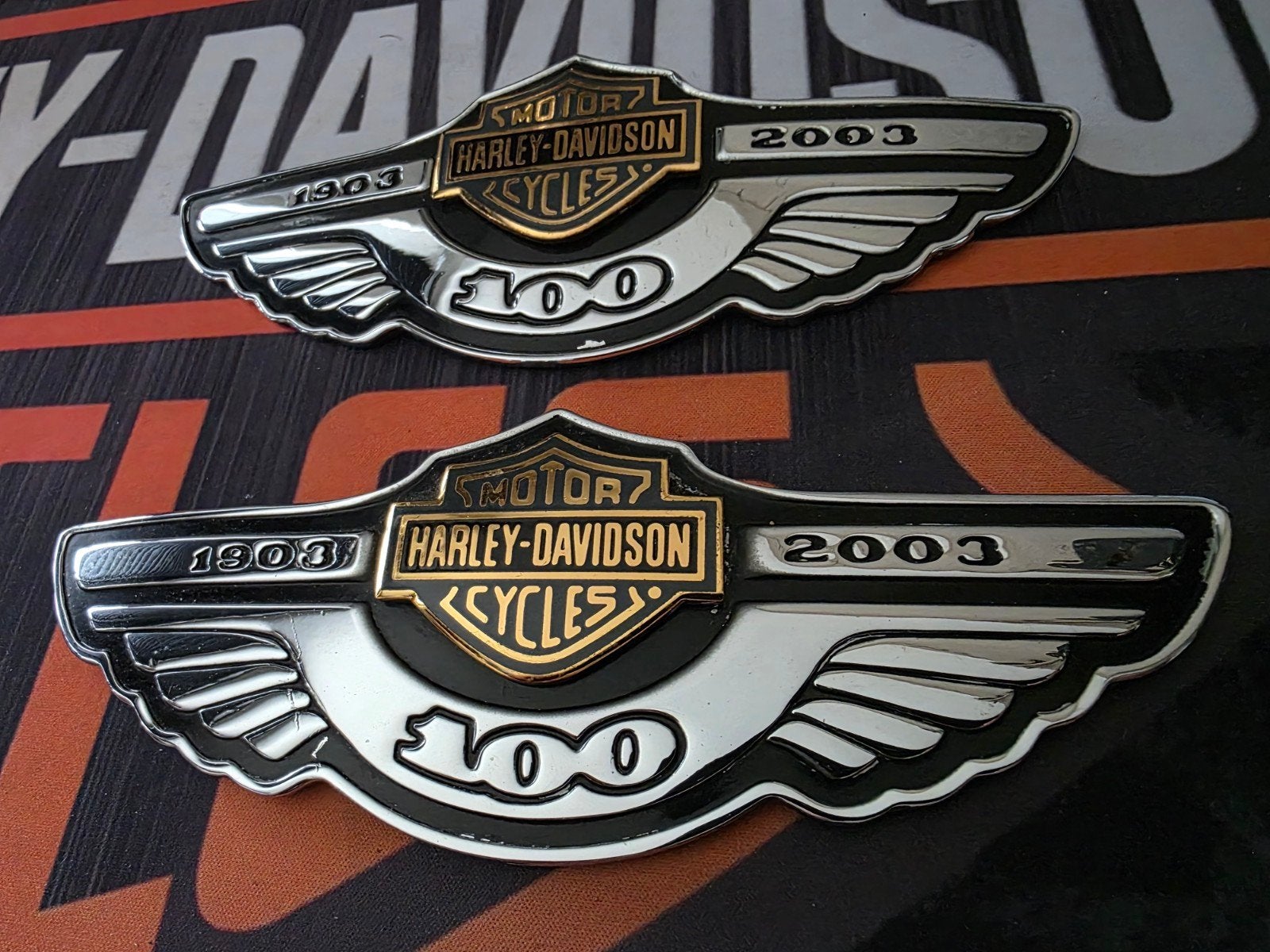 Harley Davidson 100th Anniversary Tank Emblemen, Ophalen of Verzenden, Gebruikt