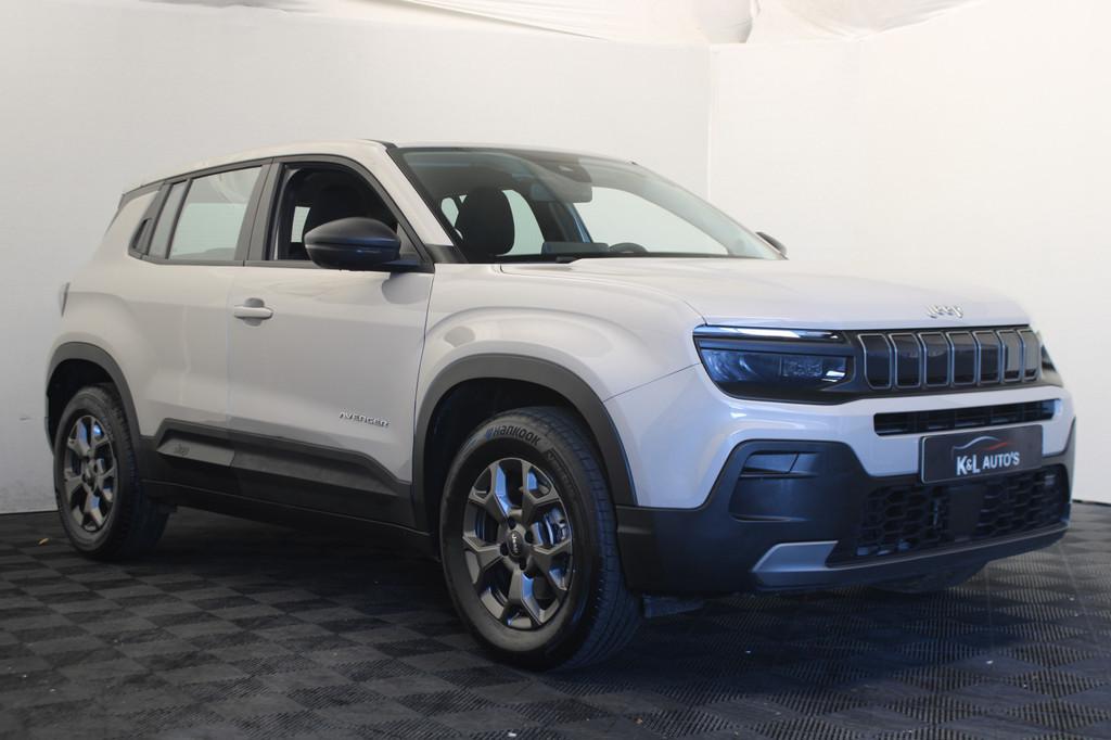 Jeep Avenger 1.2 e-Hybrid Longitude |Carplay| (bj 2024), Auto's, Jeep, 1263 kg, Stof, Gebruikt, Zwart