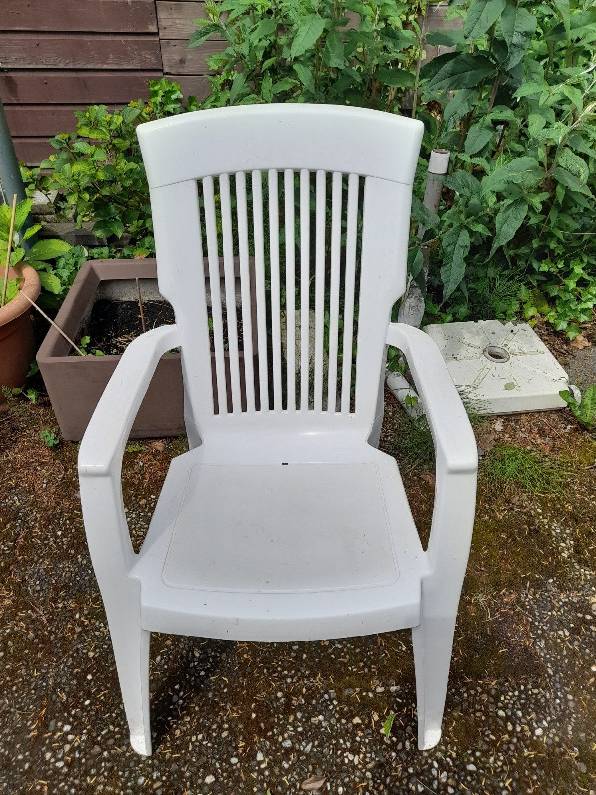 Witte kunststof tuinstoel - gratis afhalen, Tuin en Terras, Ophalen, Gebruikt, Kunststof