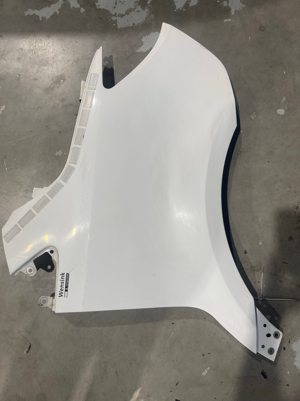 Nieuw voorspatbord links wit - GAUTORA M70L-007 DAŽ, Ophalen, Nieuw, Spatbord, Voor