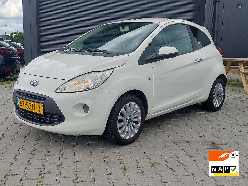 Ford Ka 1.2 Titanium BJ 2012, D-riem verv. Airco, RIJKLAAR!!, Auto's, Voorwielaandrijving, Euro 5, Stof, 4 cilinders