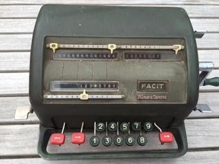 Facit rekenmachine uit 1951. Made in Sweden. Werkt prima., Antiek en Kunst, Ophalen
