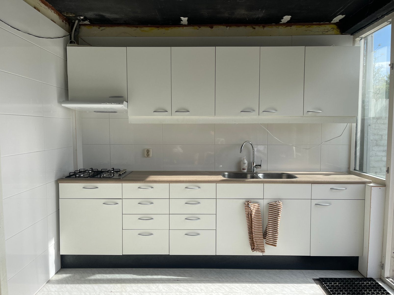 Complete keuken, Ophalen, Zo goed als nieuw, Enkelwandige keuken